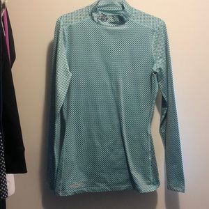Women’s medium cold gear Long Sleeve Under Armor